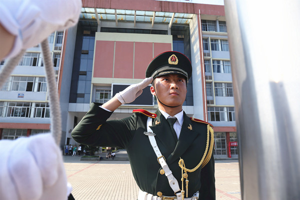冰與火之歌 衡陽師范學院軍事技能教導隊紀實